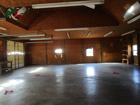 5th image of 918 Fleeburg Loop