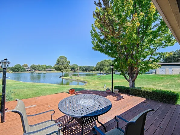 19 Country Lake Dr, Carrollton, TX 75006