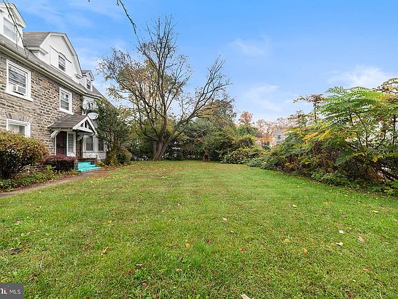 2nd image of 2217-23 Georges Ln