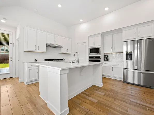 10227 Van Gogh Ct, Rosharon, TX 77583