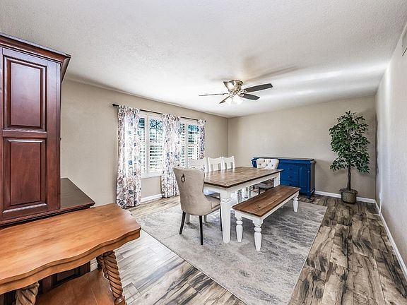 5th image of 344 Tamarack Ct