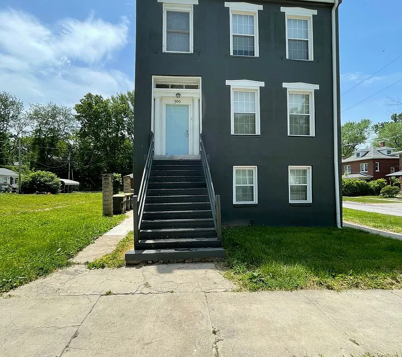 300 E Spring St