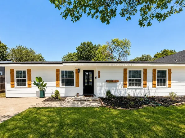 5852 Lyle St, Westworth Village, TX 76114