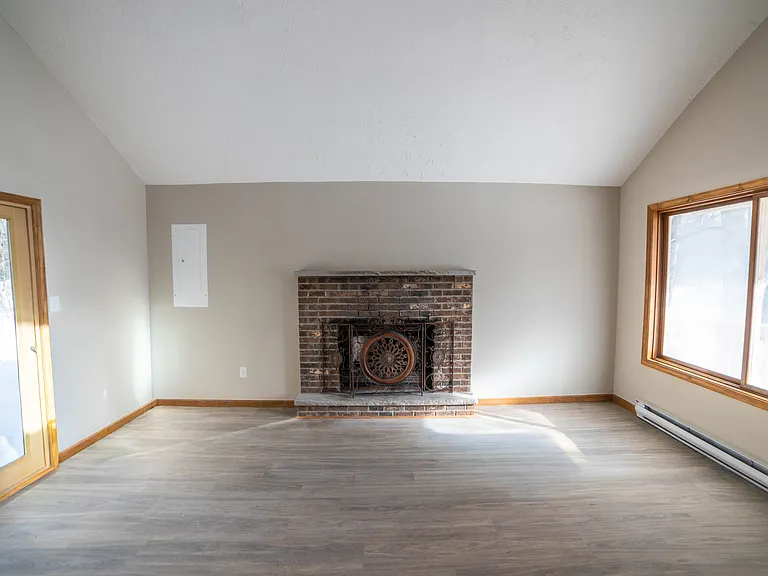 9640 Stony Hollow Dr — Photo 10