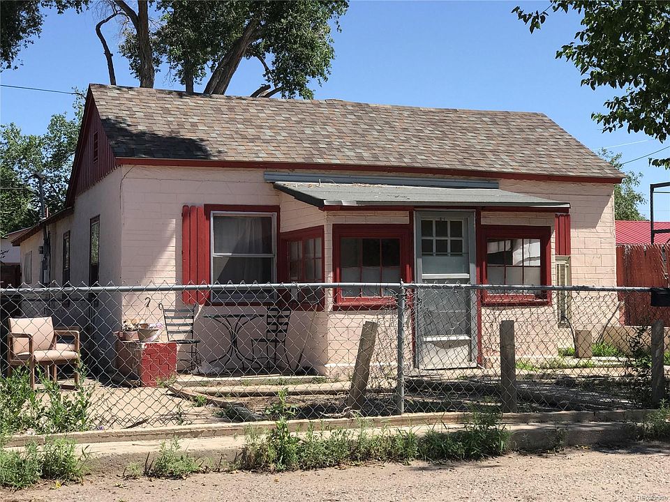 1st image of 511 E 12th St