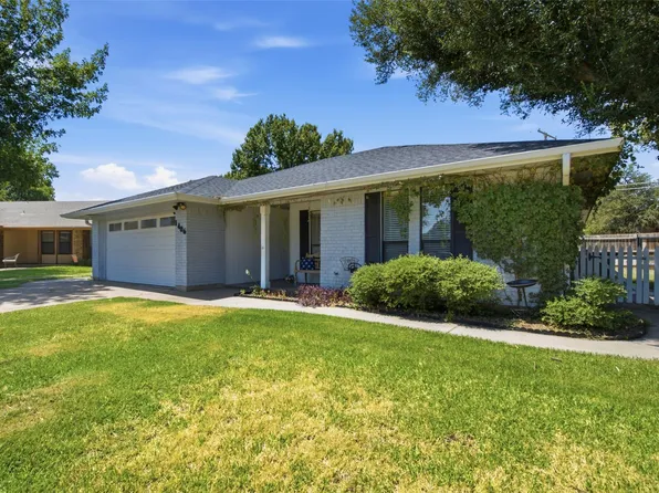 1406 Doral Ct, Graham, TX 76450
