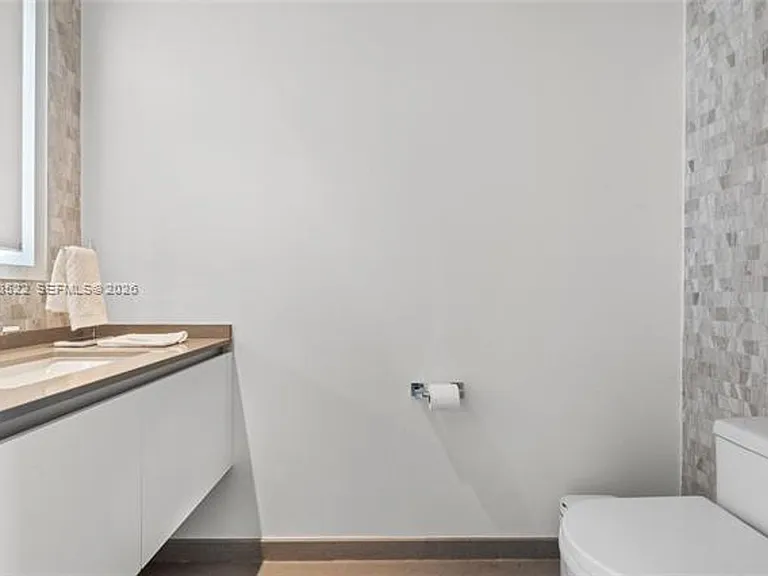 68 SE 6th St #CU-2306 — Photo 22