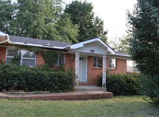 1826 Pine St, Siloam Springs, AR 72761