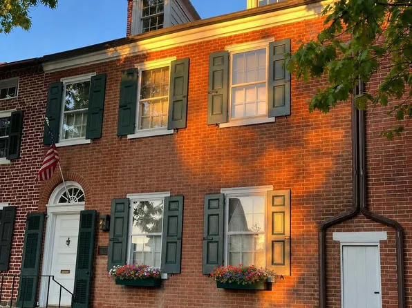 109 S Court St, Newtown, PA 18940