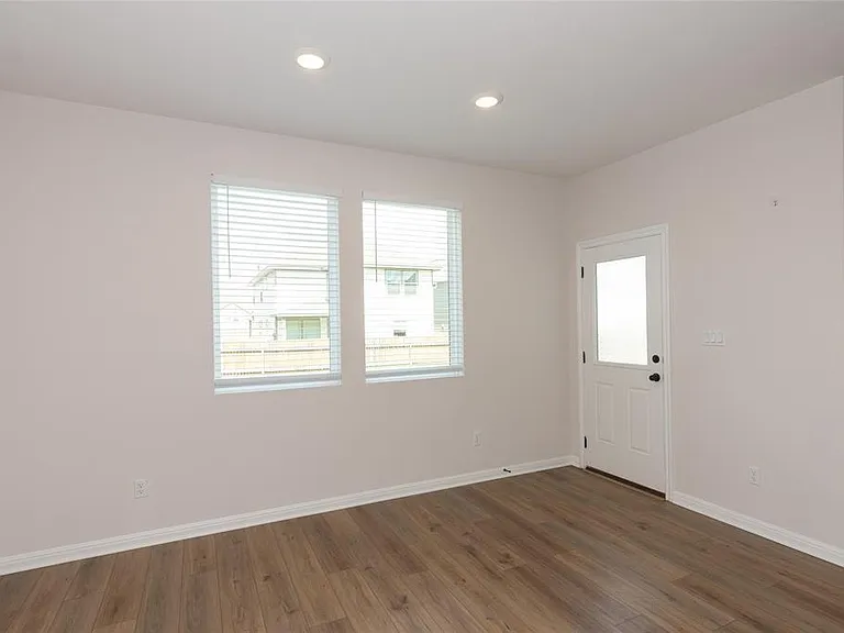 2500 Roosevelt Rd — Photo 10