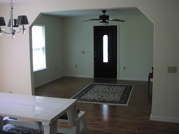 4th image of 168 NE Hart Ave