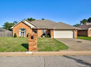 2418 Arlington Dr, Enid, OK 73703