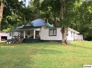 2709 Waldens Creek Rd, Sevierville, TN 37862