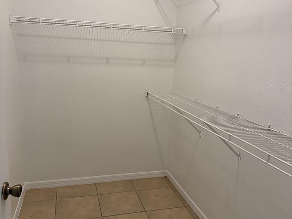 5th image of 2165 Island Walk Dr