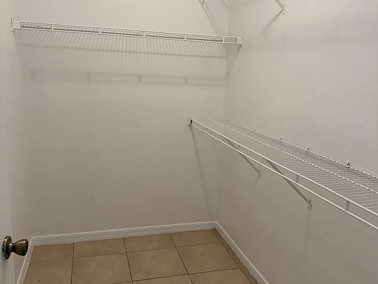2165 Island Walk Dr — Photo 5