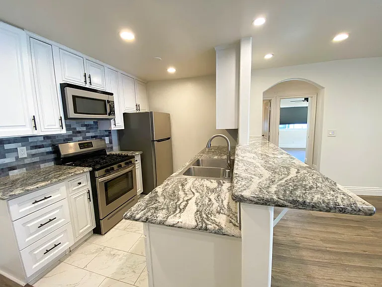 5513 Fulcher Ave #11 — Photo 15