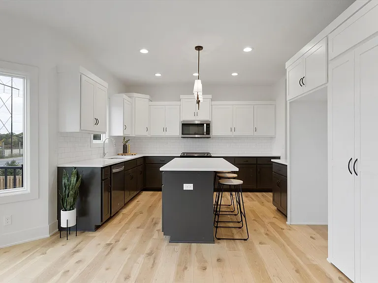 18525 Patrick Ave — Photo 6