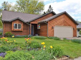 1675 Thornton Dr, Oshkosh, WI 54904