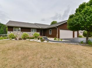 9661 Maple Tree Rd, Kewaskum, WI 53040