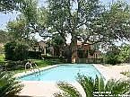 Estate Pool