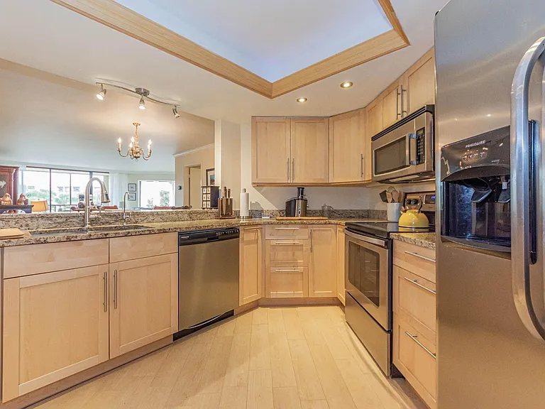 1850 Bay Rd #3G — Photo 11