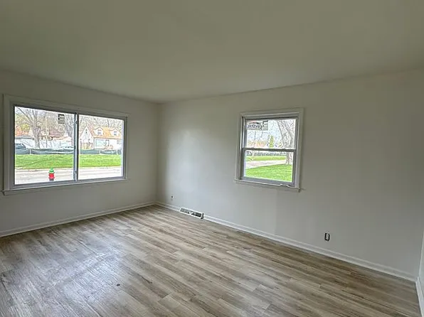 4842 N 20th St, Milwaukee, WI 53209