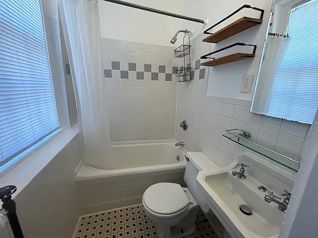 Studio, $2,195 — Photo 2