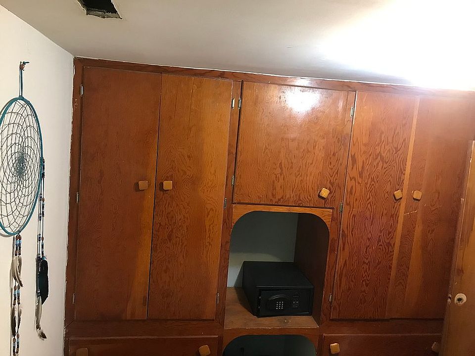1st image of 1055 Park Ct