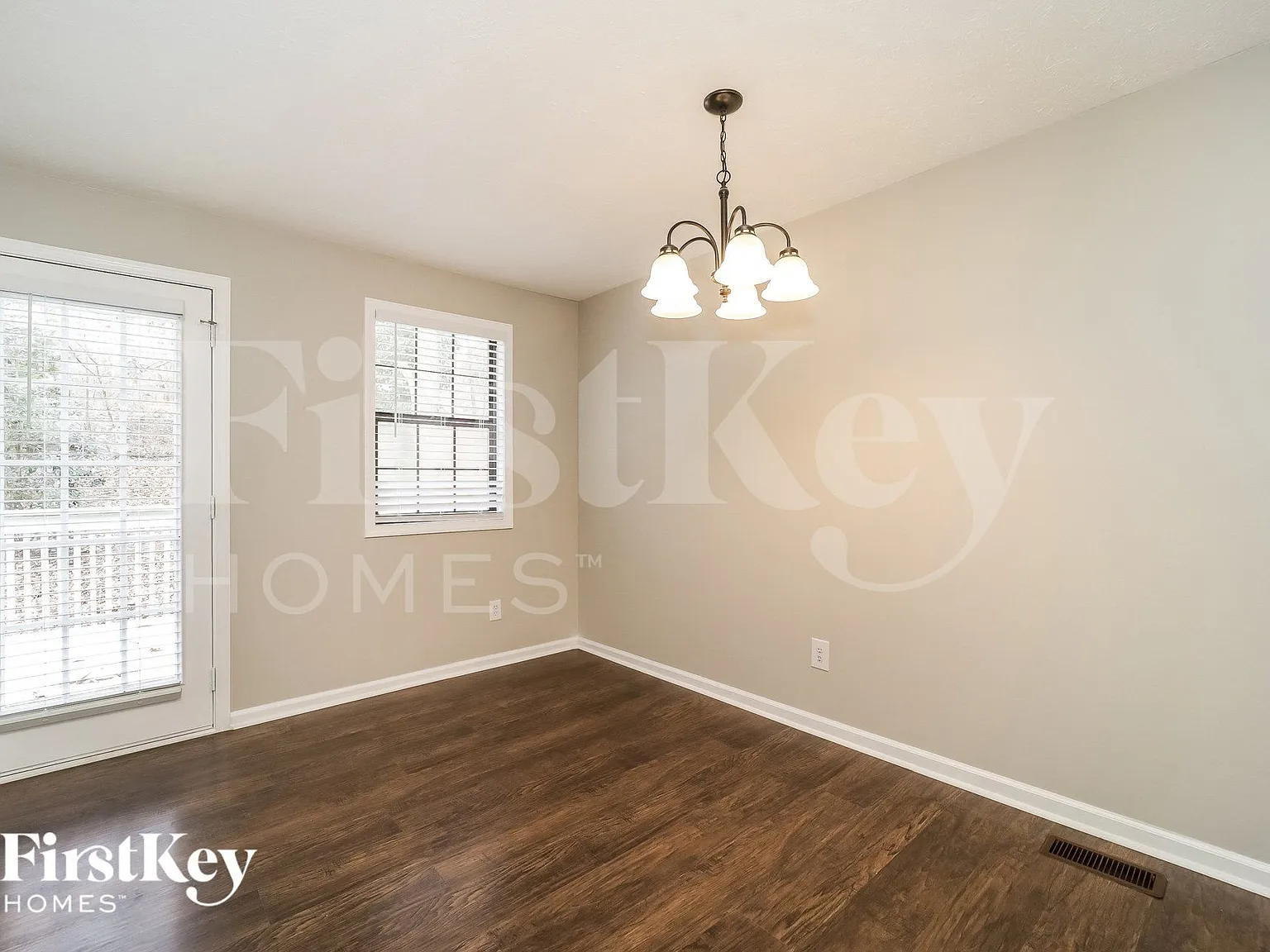 4 bed, 2.0 bath, 1610 sqft, $2,080 — Photo 4