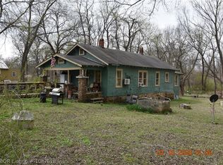 103 N Main St, Marble City, OK 74945