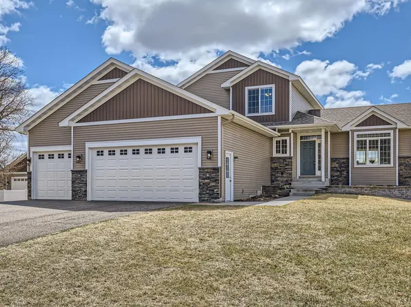 4700 Verde Valley Rd NW, Oak Grove, MN 55303