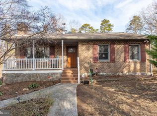 76 Grove Ln, Fredericksburg, VA 22406