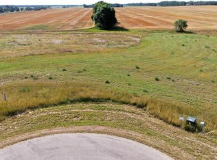 20003 Acadia Pl, Bismarck, ND 58503