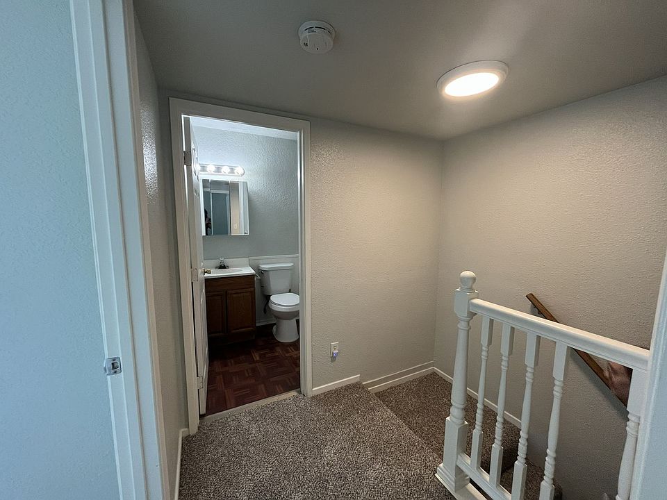 1st image of 901 Carro Dr APT 2