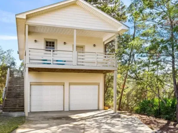 110 Golf Club Dr #A, Pt Washington, FL 32459