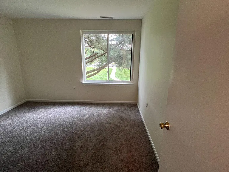 1113 Castle Harbour Way #2B — Photo 15