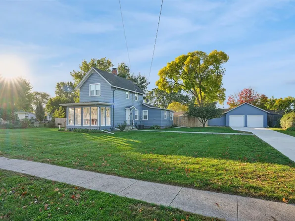 402 6th St SW, Altoona, IA 50009