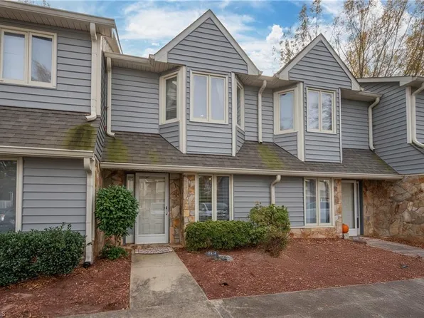 5314 Summit Heights Dr, Winston Salem, NC 27104