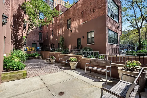 Sold by Compass | media 17