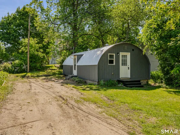 17 Sylvester St, Norwich, CT 06360