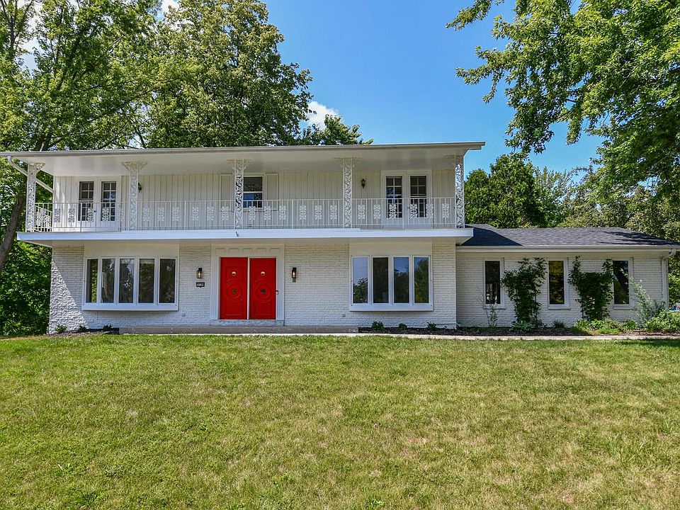 10309 North Versailles COURT, Mequon, WI 53092 MLS 1842155 Zillow