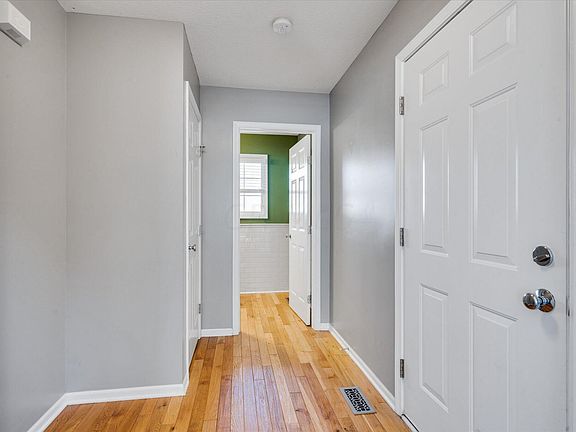 5th image of 4702 Saint Andrews Dr