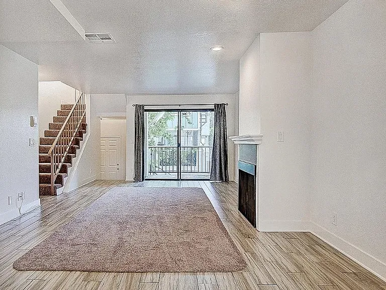 9144 Burnet Ave #32 — Photo 5