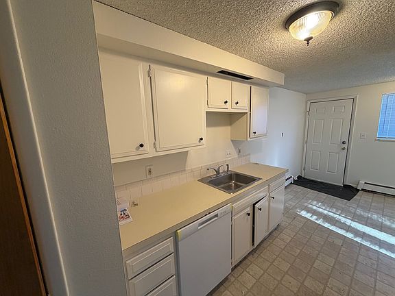 5th image of 2927 Glendale Dr Unit 4