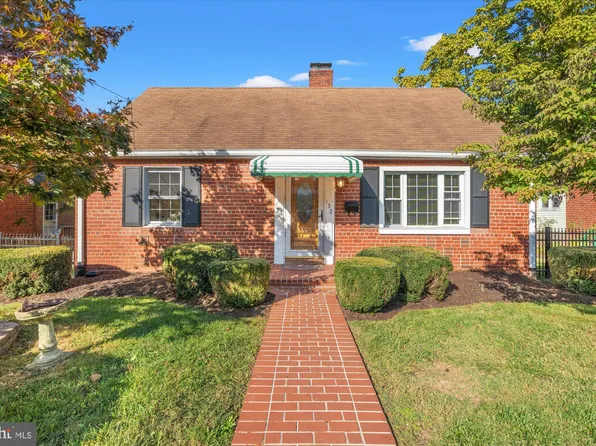 132 Hilton St, Alexandria, VA 22314