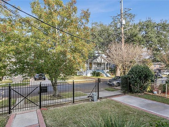 4th image of 8220 Apricot St