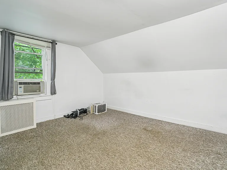 102 2nd St — Photo 17