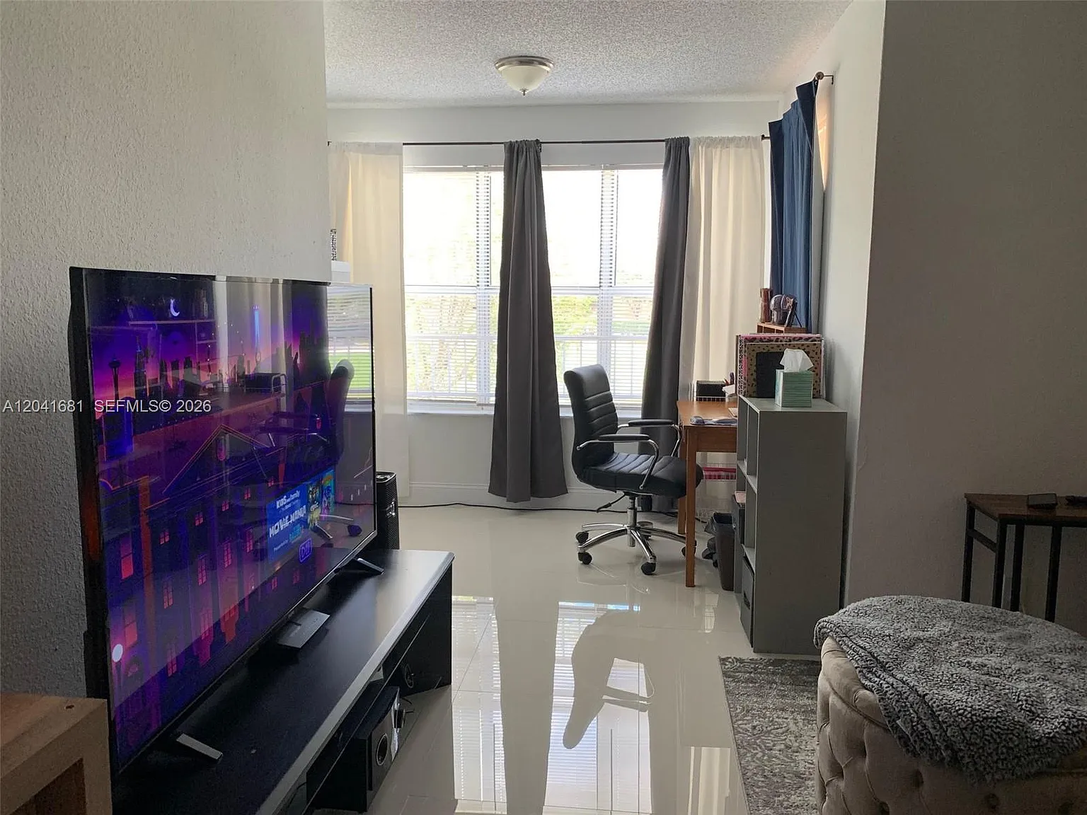 Coral Key Condo — Photo 1