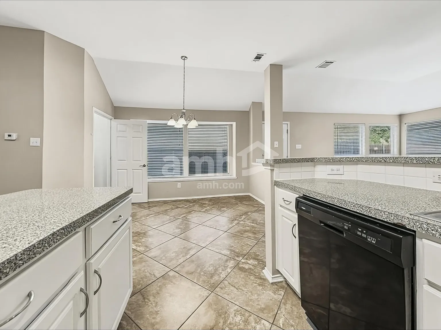 3 bed, 2.0 bath, 2023 sqft, $2,345 — Photo 4