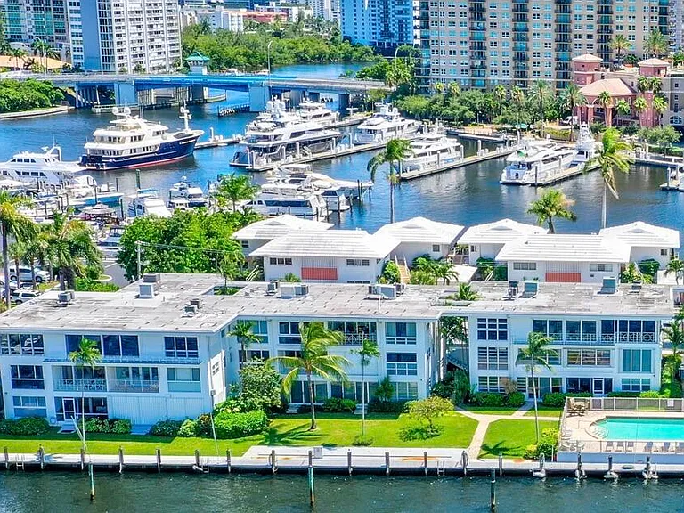 2727 Yacht Club Blvd #2A — Photo 1